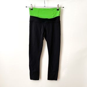 Lululemon Athletica Black and Green Active Yoga Workout Leggings Size Medium